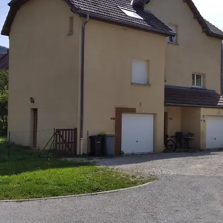 Namaste Сasa de vacaciones Nans-sous-Sainte-Anne